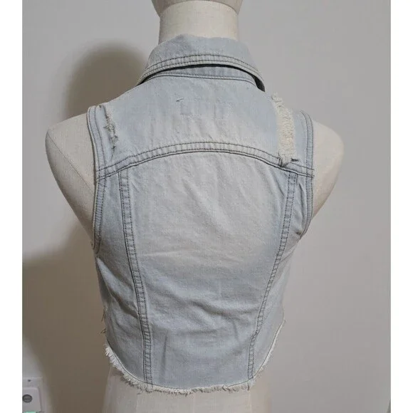 Denim Trucker Style Vest Womens Small Distressed Button Front Sleeveless Y2K New - Picture 12 of 16